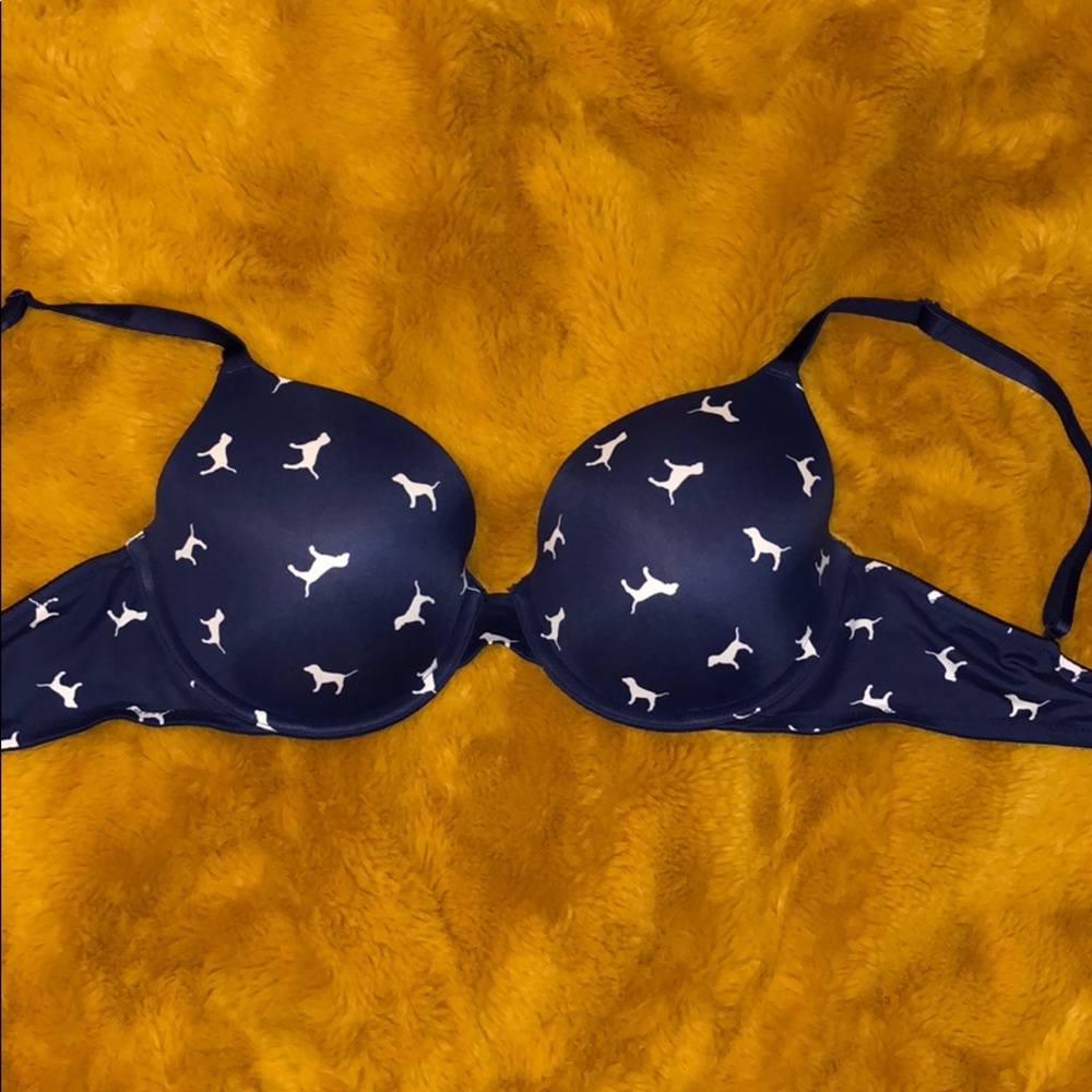 VS PINK Everyday Bra in Pup Print SZ 64D